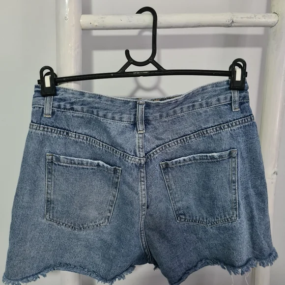 Cotton on size 12 denim shorts - Picture 3 of 4